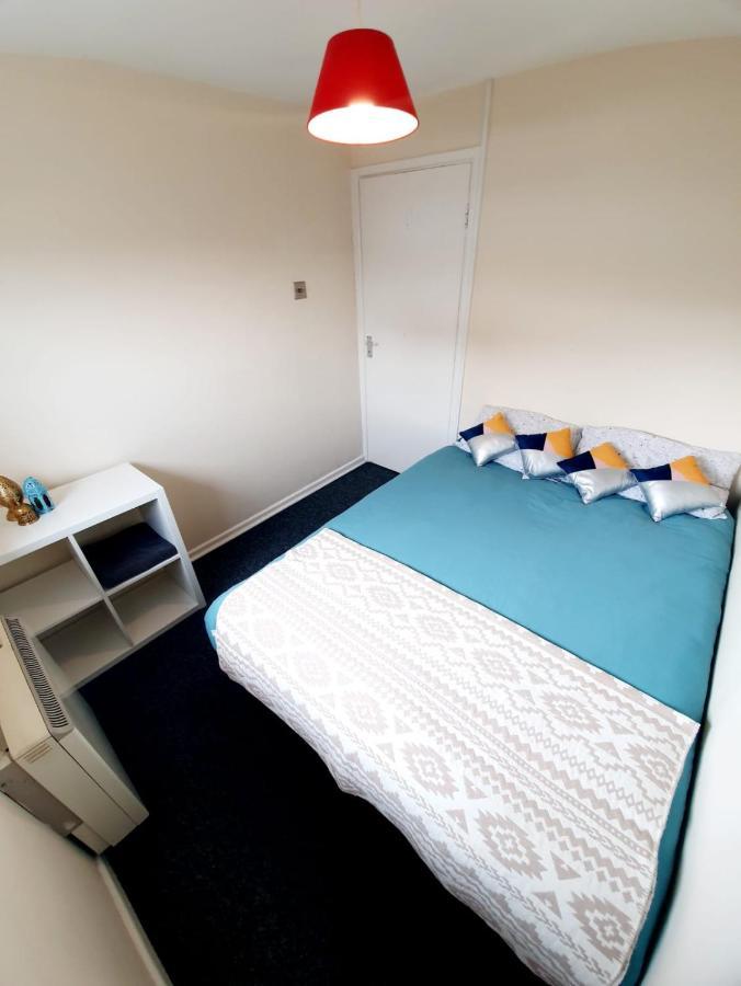 Rayleigh Town Centre 3 Bedroom Apartment Kültér fotó
