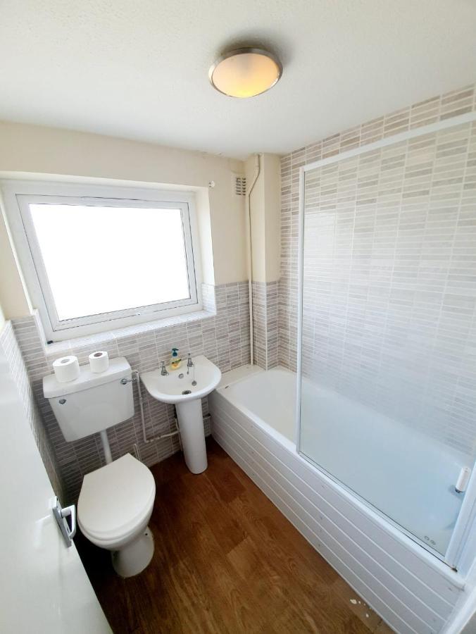 Rayleigh Town Centre 3 Bedroom Apartment Kültér fotó